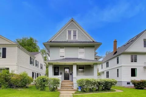 1458 Lake Ave, Wilmette, IL 60091