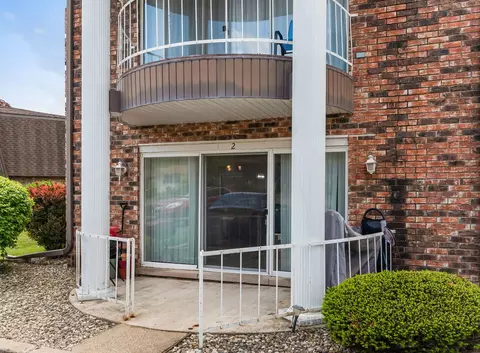 Exterior - 1050 S Nelson Ave #2, Kankakee, IL 60901 photo 2 of 2
