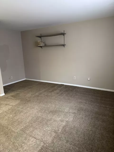 Living - 1050 S Nelson Ave #2, Kankakee, IL 60901 photo 4 of 7