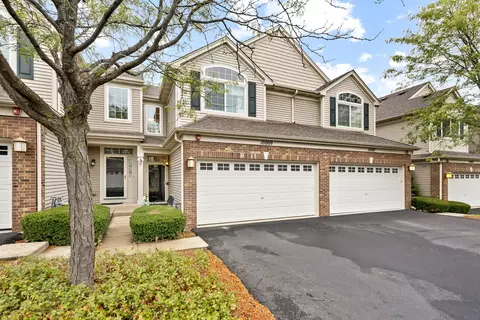 10009 Cummings St, Huntley, IL 60142