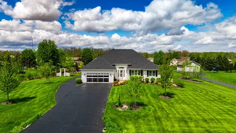 8801 S Rood Rd, Kingston, IL 60145
