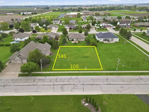 605 W Corning Ave, Peotone, IL 60468