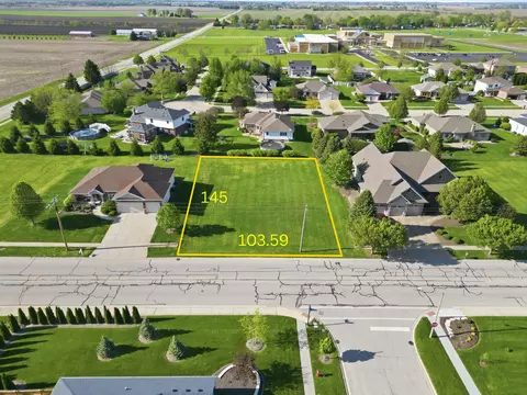 613 W Corning Ave, Peotone, IL 60468