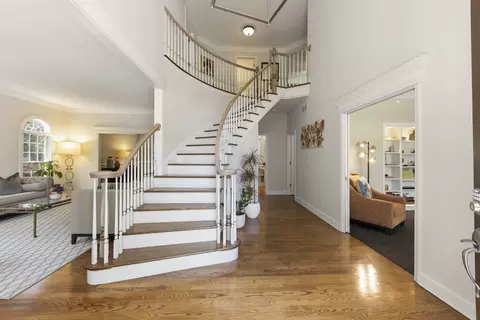 Entry Way - 1262 Midwest Ln, Wheaton, IL 60189 photo 2 of 2