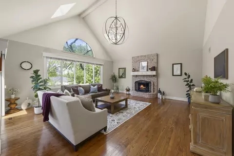 Living - 1262 Midwest Ln, Wheaton, IL 60189 photo 1 of 3