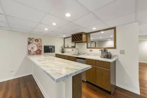 Kitchen - 1262 Midwest Ln, Wheaton, IL 60189 photo 4 of 4