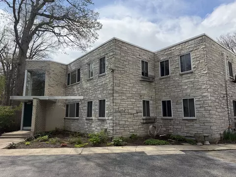 424 Braeside Rd #2N, Highland Park, IL 60035
