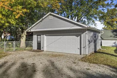 Exterior - 205 E Kyle St, Ogden, IL 61859 photo 2 of 3