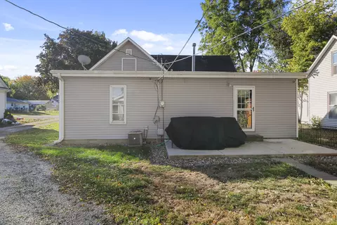 Exterior - 205 E Kyle St, Ogden, IL 61859 photo 3 of 3