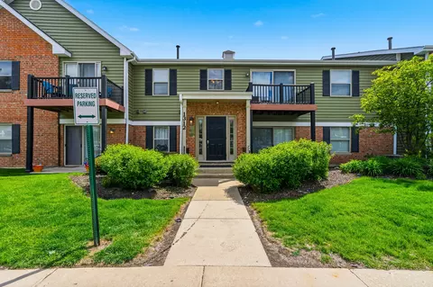 1312 Mc Dowell Rd #204, Naperville, IL 60563