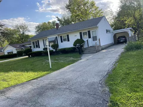 1176 N West St, Galesburg, IL 61401