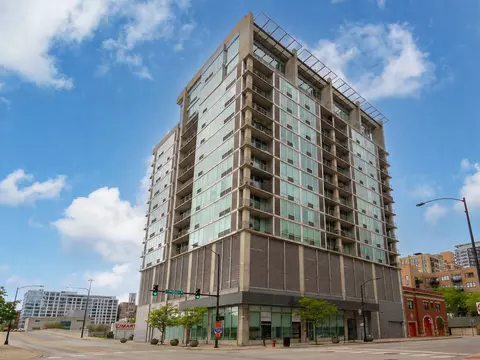700 W Van Buren St #1401, Chicago, IL 60607
