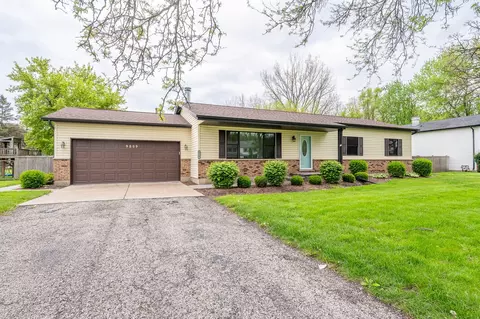9509 Ballard Rd, Crystal Lake, IL 60014