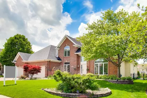 2615 Saddlebrook Dr, Naperville, IL 60564