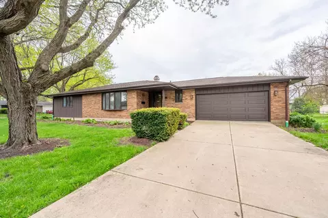 765 Algona Ave, Elgin, IL 60120