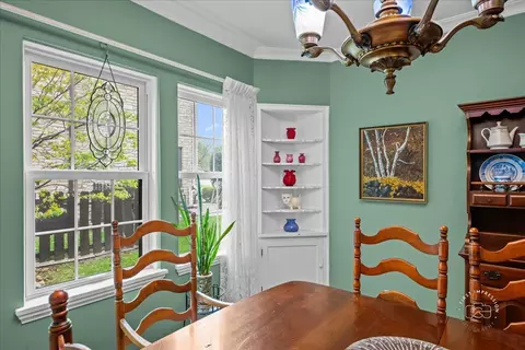 Dining - 728 Hardin Ave, Aurora, IL 60506 photo 3 of 3