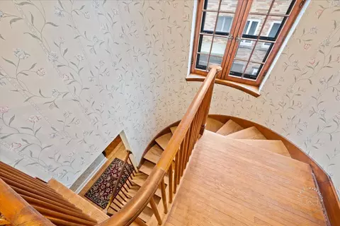 Entry Way - 728 Hardin Ave, Aurora, IL 60506 photo 4 of 4