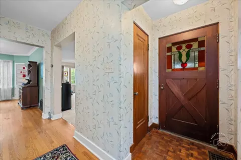 Entry Way - 728 Hardin Ave, Aurora, IL 60506 photo 1 of 4