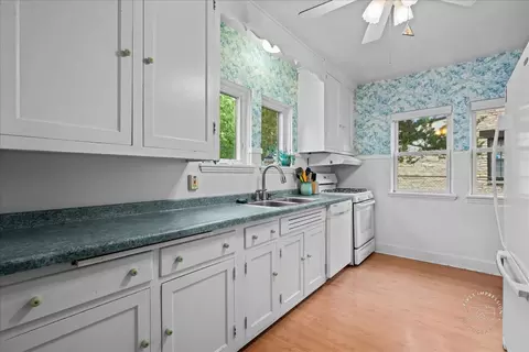 Kitchen - 728 Hardin Ave, Aurora, IL 60506 photo 1 of 3