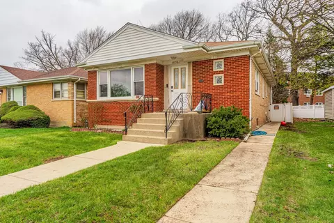 4856 Howard St, Skokie, IL 60077