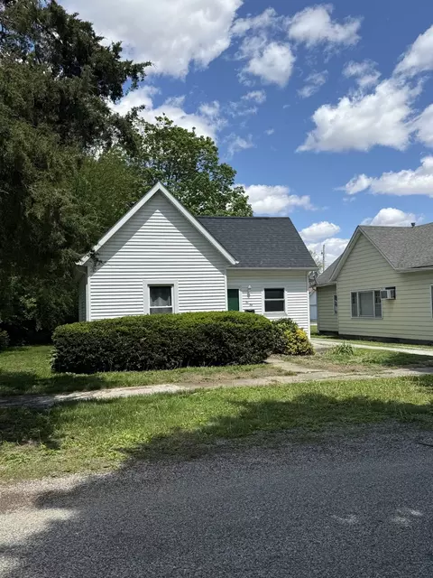 210 W Jefferson St, Villa Grove, IL 61956