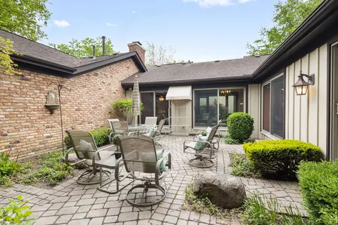 Exterior - 715 Tomlin Dr #A1, Burr Ridge, IL 60527 photo 3 of 6