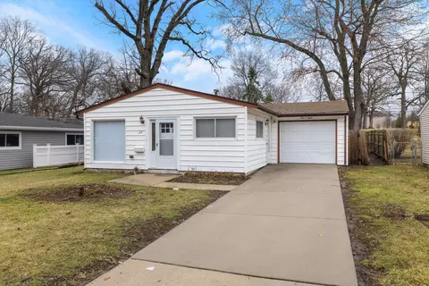108 Walnut Dr, Streamwood, IL 60107