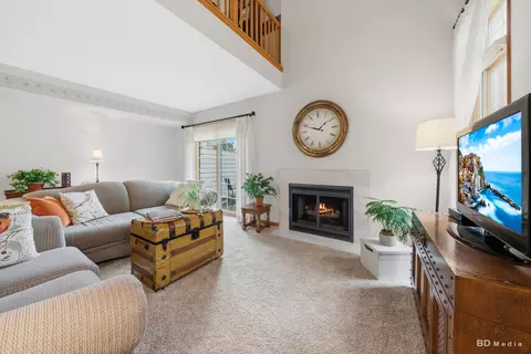 Living - 9845 Cambridge Ct #B, Mokena, IL 60448 photo 1 of 2
