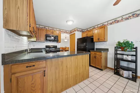 Kitchen - 9845 Cambridge Ct #B, Mokena, IL 60448 photo 3 of 3