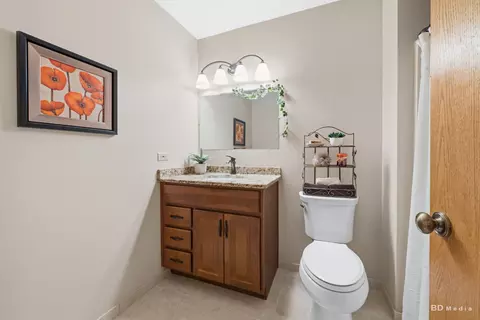 Bath - 9845 Cambridge Ct #B, Mokena, IL 60448 photo 2 of 3