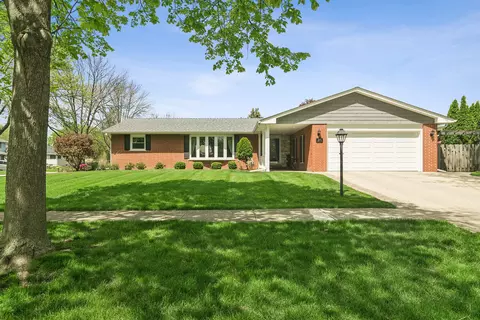 1600 E Linden Ln, Mount Prospect, IL 60056