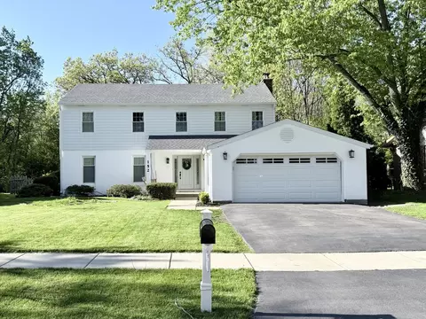 152 Lorraine Dr, Lake Zurich, IL 60047