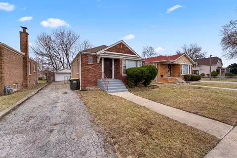 13904 S Tracy Ave, Riverdale, IL 60827