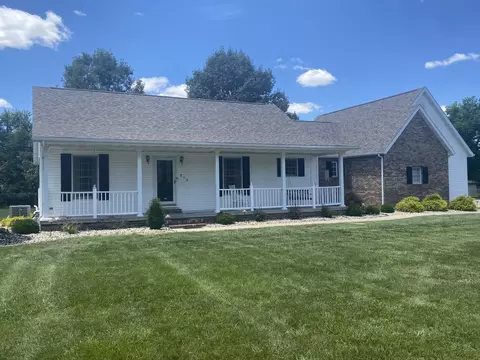 514 Country Club Rd, Centralia, IL 62801