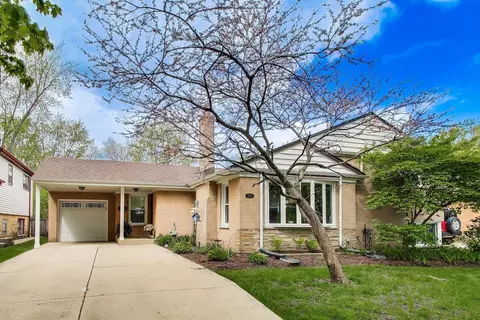 8922 Ewing Ave, Evanston, IL 60203