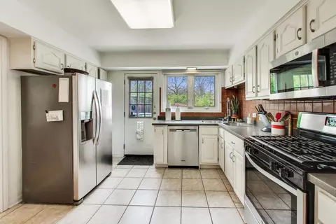 Kitchen - 8922 Ewing Ave, Evanston, IL 60203 photo 1 of 2