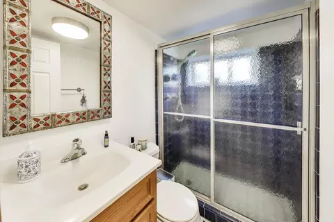 Bath - 8922 Ewing Ave, Evanston, IL 60203 photo 3 of 3