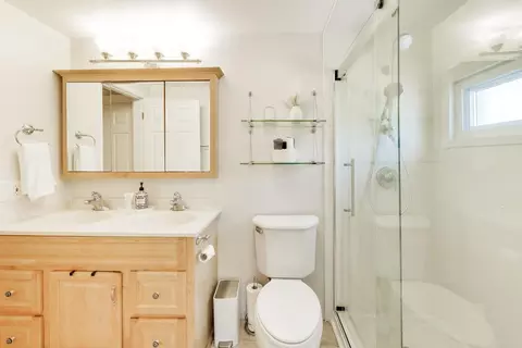 Bath - 8922 Ewing Ave, Evanston, IL 60203 photo 2 of 3