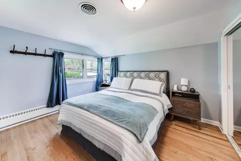 Bedroom - 8922 Ewing Ave, Evanston, IL 60203 photo 1 of 7