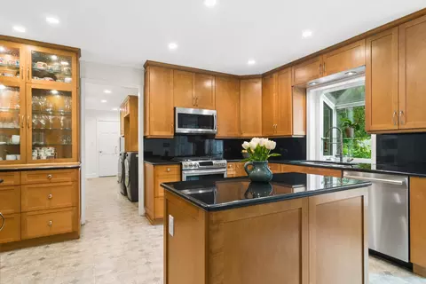 Kitchen - 2603 Deerfield Ln, Rolling Meadows, IL 60008 photo 1 of 3