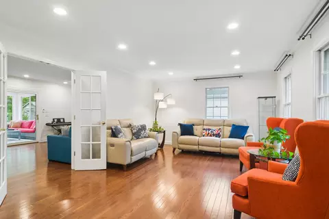 Living - 2603 Deerfield Ln, Rolling Meadows, IL 60008 photo 1 of 3