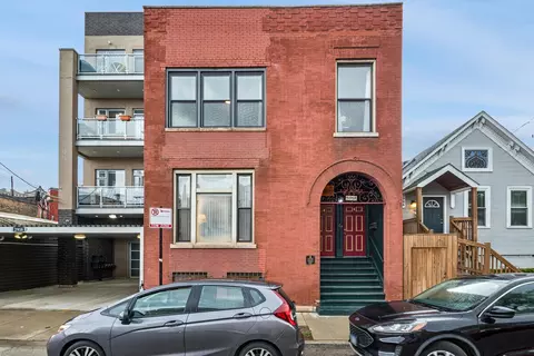 2920 N Lakewood Ave, Chicago, IL 60657