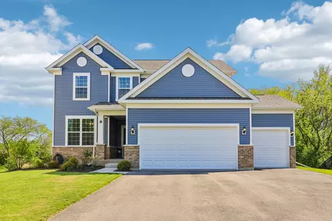 8 Liam Ct, Algonquin, IL 60102