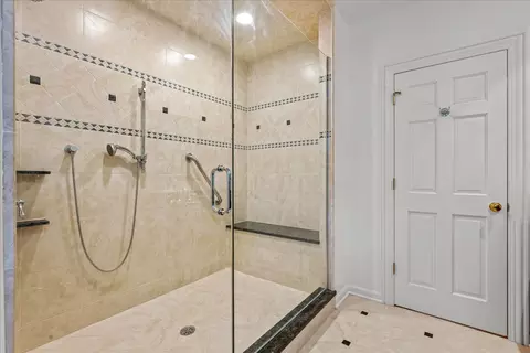 Bath - 110 E Sheridan Rd, Lake Bluff, IL 60044 photo 3 of 6