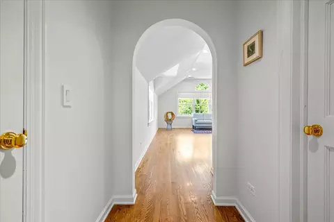 Entry Way - 110 E Sheridan Rd, Lake Bluff, IL 60044 photo 3 of 3
