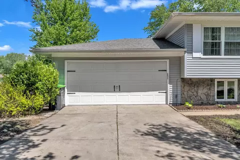 Exterior - 314 Crest Rd, Eldridge, IA 52748 photo 6 of 10