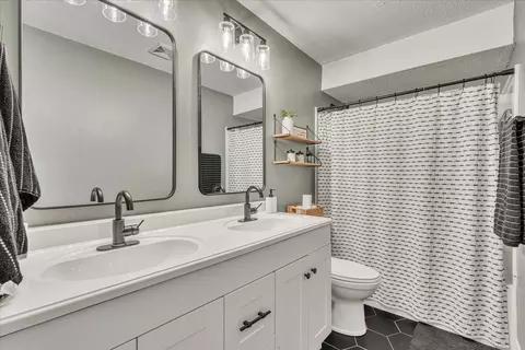 Bath - 314 Crest Rd, Eldridge, IA 52748 photo 1 of 1