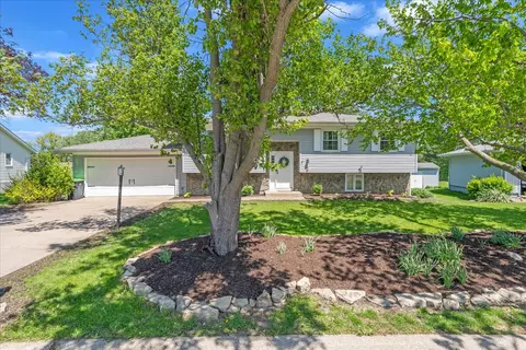 Exterior - 314 Crest Rd, Eldridge, IA 52748 photo 4 of 10