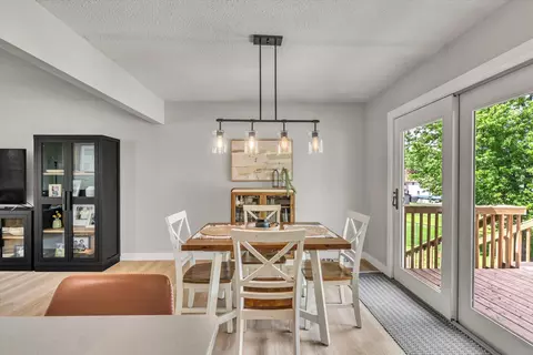 Dining - 314 Crest Rd, Eldridge, IA 52748 photo 3 of 4