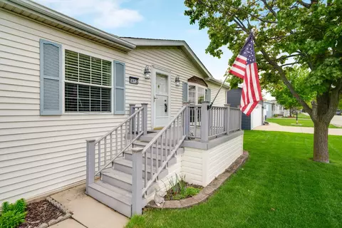 5412 Cypress Ln, Machesney Park, IL 61115